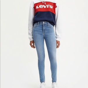 NWT Levi’s 720 High Rise Super Skinny Hypersculpt